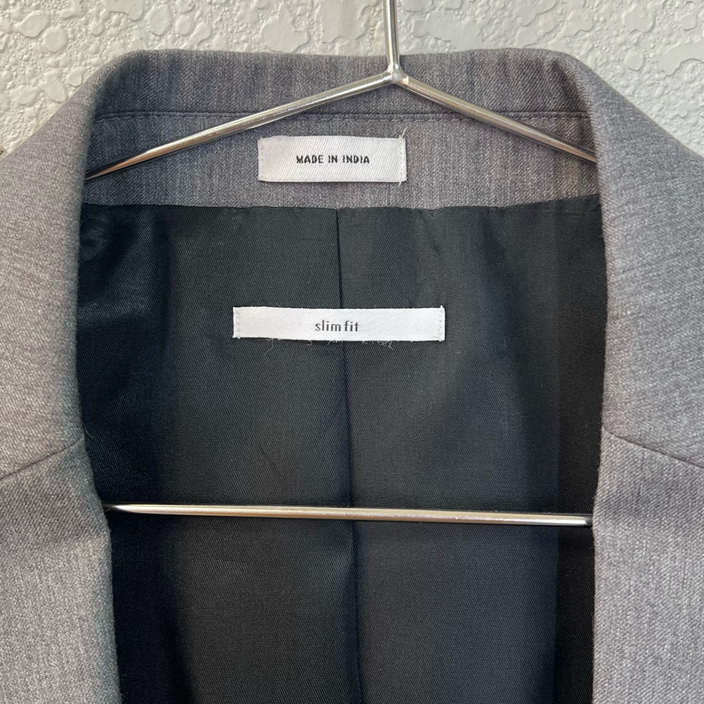 Calvin Klein Men's Charcoal Gray Two-Button Blazer - Picture 4 of 5